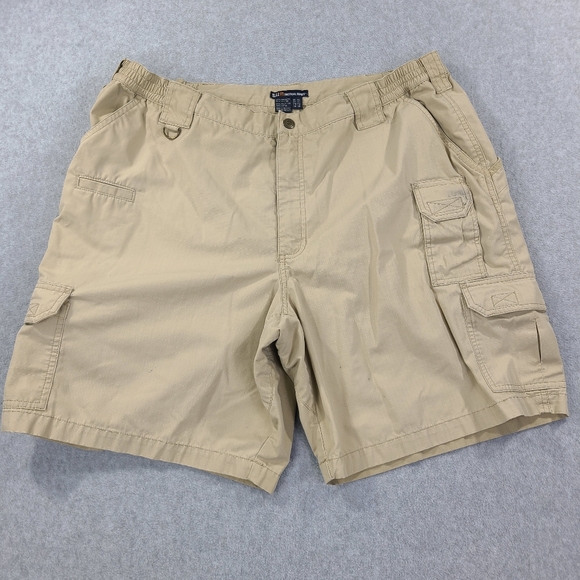 Lot of 2 Mens 5.11 Tactical Cargo Shorts Size 42 Khaki & Beige 8" Inseam - Picture 2 of 16